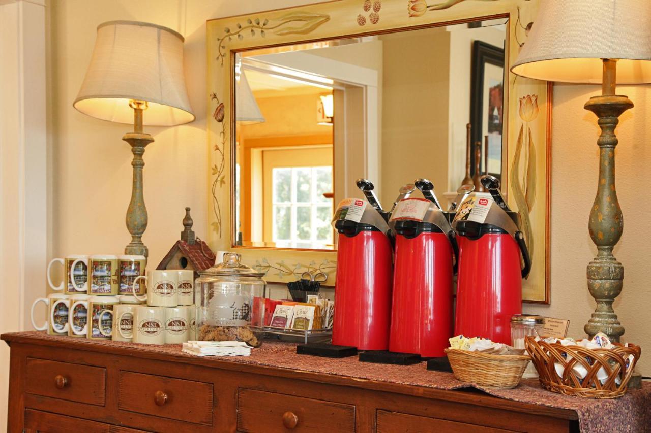Saratoga Inn ラングリー エクステリア 写真