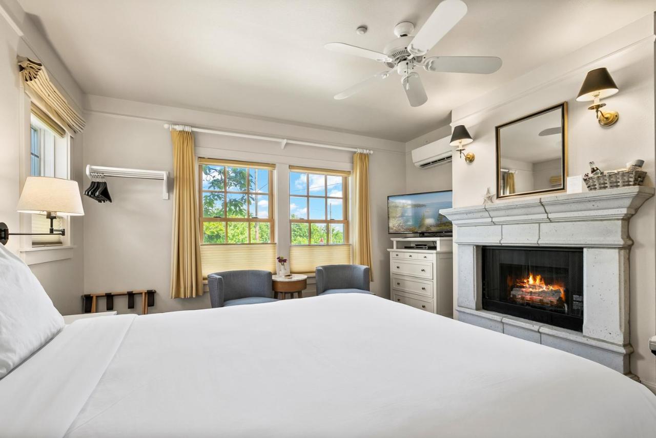 Saratoga Inn ラングリー エクステリア 写真