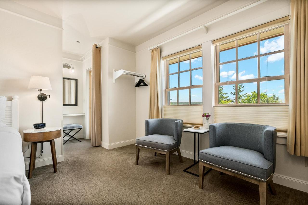 Saratoga Inn ラングリー エクステリア 写真