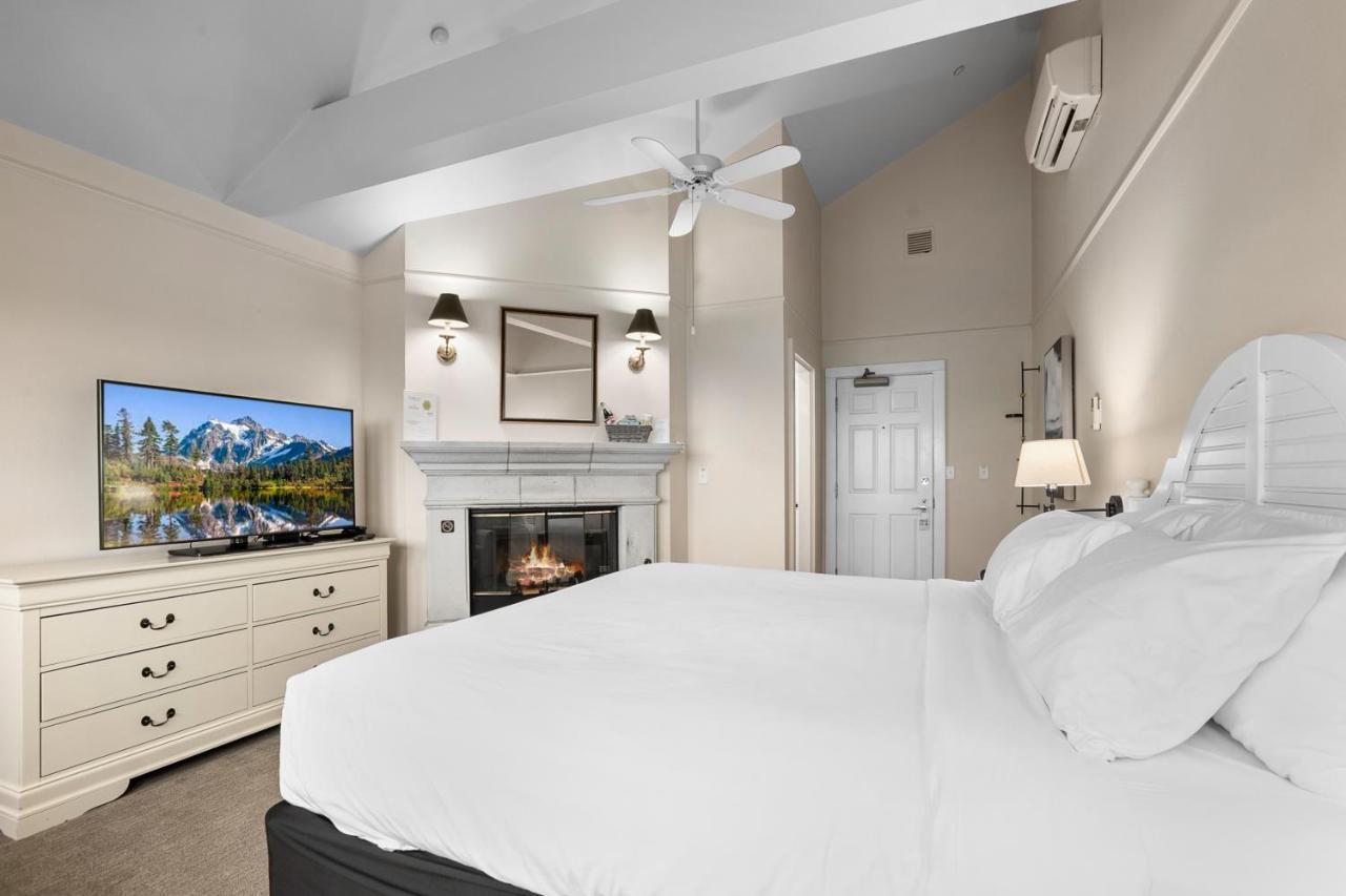Saratoga Inn ラングリー エクステリア 写真